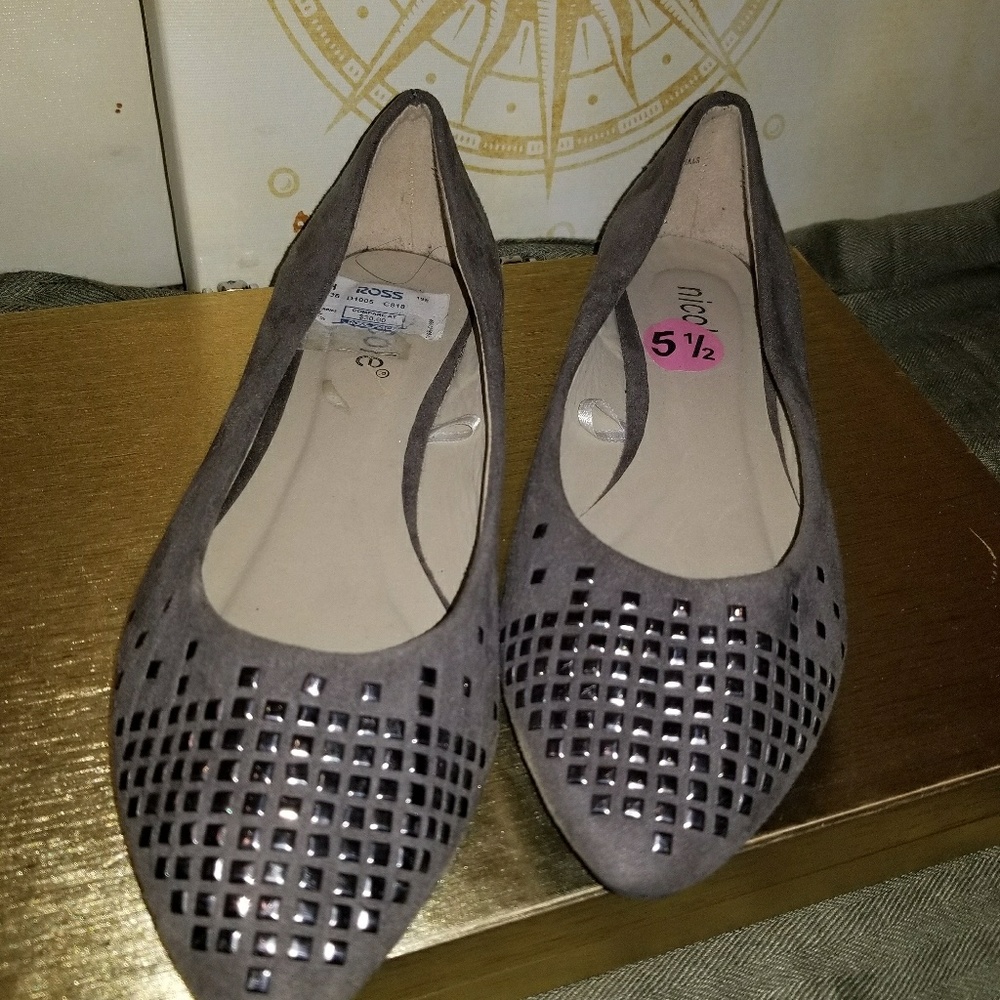 Nicole Stutted Flats